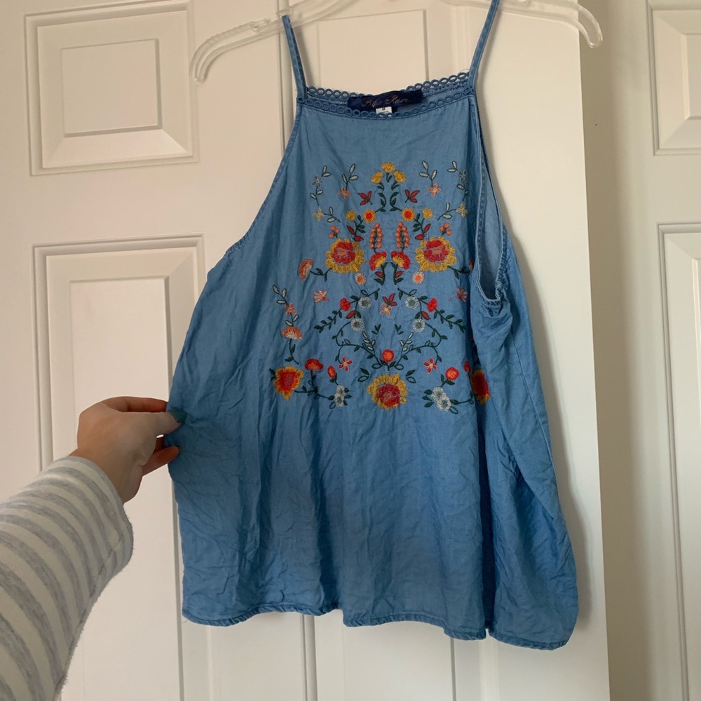 Denim embroidered tank 🌿